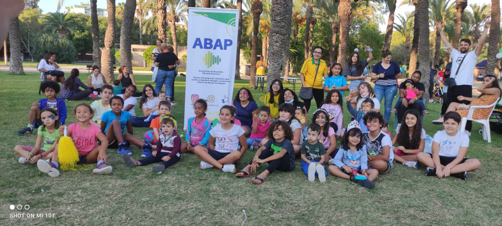 imagen con los niños en la fiesta de ABAP